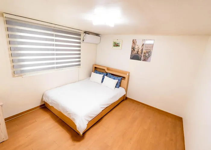 서울 홍대 야피게스트하우스 홍대입구역6번출구 큰집 2room 단독전체사용 서울특별시