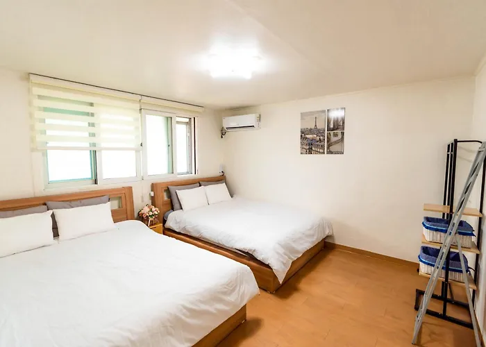 빌라 서울 홍대 야피게스트하우스 홍대입구역6번출구 큰집 2room 단독전체사용 *