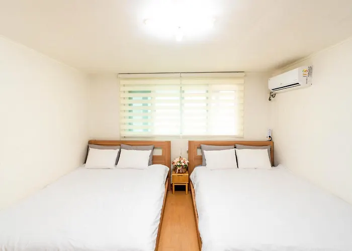 서울 홍대 야피게스트하우스 홍대입구역6번출구 큰집 2room 단독전체사용 * 서울특별시